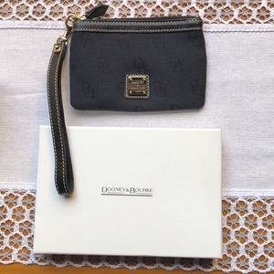 New!! Dooney & Bourke Wristlet with Box.